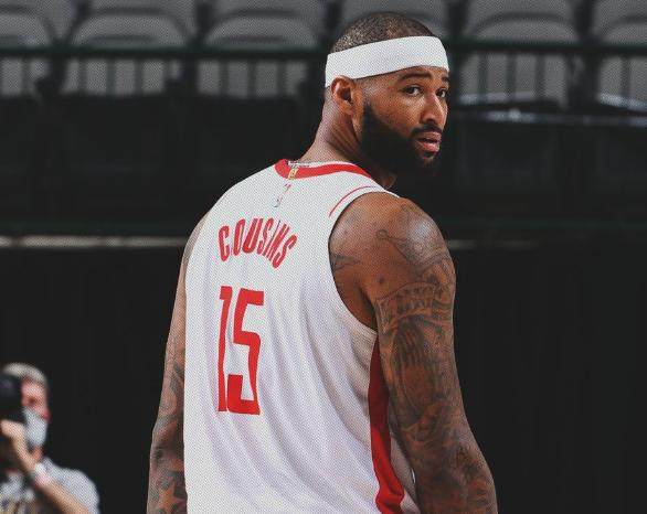 星空体育官网-28分17板梦回巅峰 考辛斯的坚持与努力终获回报